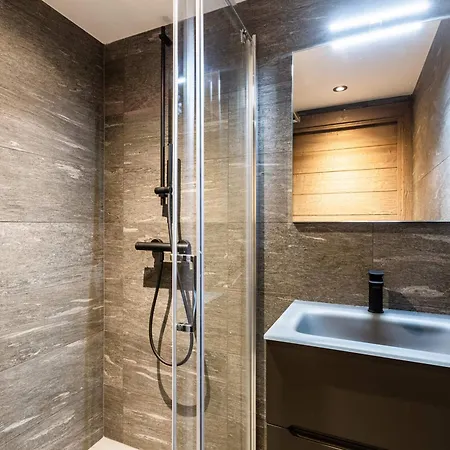 Apartment Centre Village, Moderne, 3*, Acces Pistes, Parking, Wifi - Fr-1-598-95